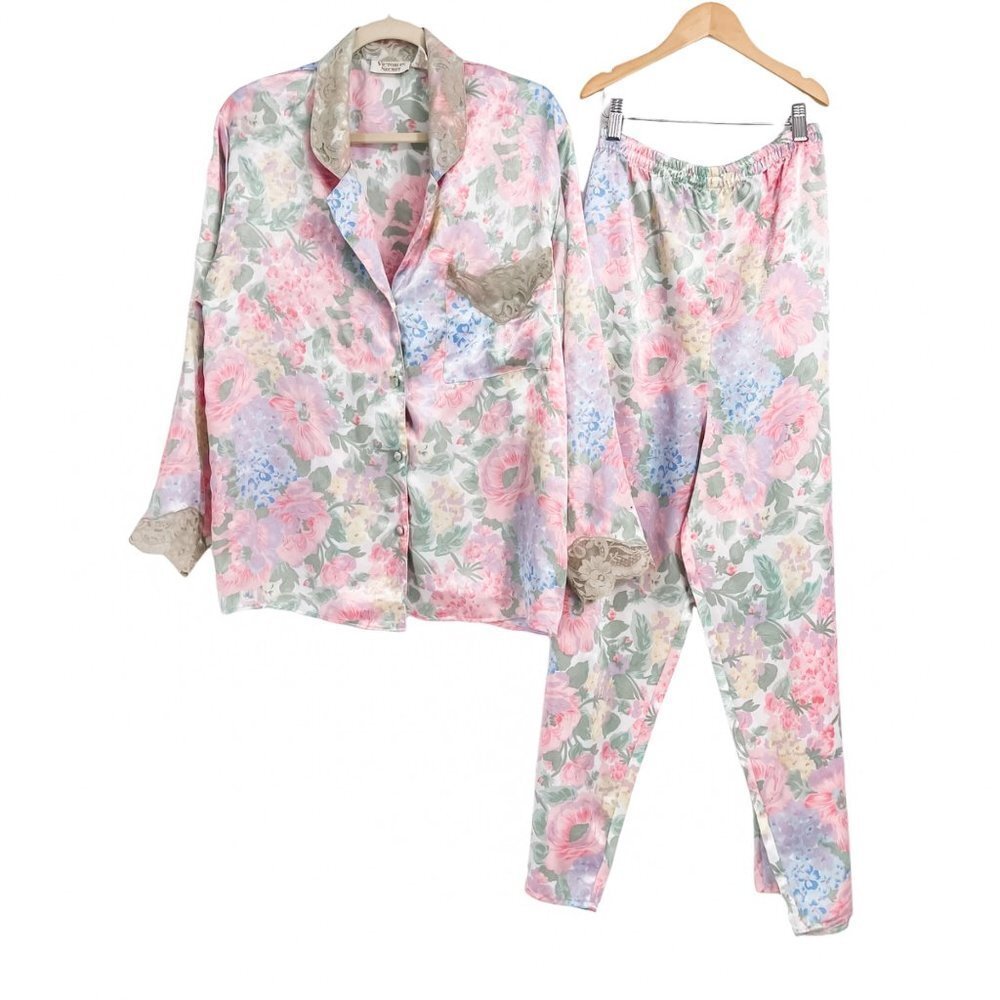 Vintage Victorias Secret pajamas Gold label silky lace size